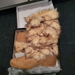 Brand New Never Worn DE BLOSSOM collection Boots