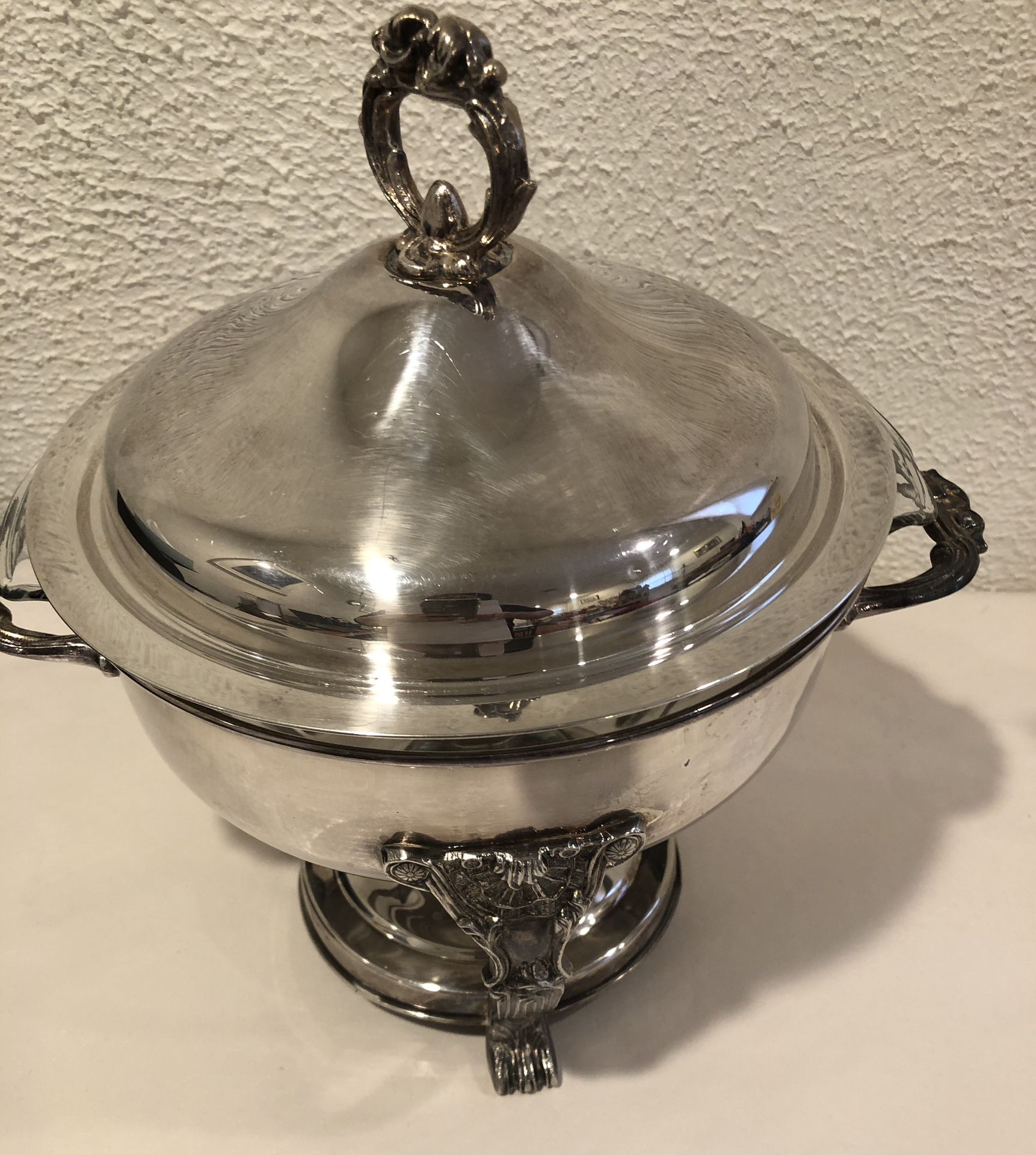 A Set Of 4 Pieces  Footed Silver Plated Chafing Dish 13” Wide And 14” Tall , Includes The Base , The Glass Bowl , Burner And The Lid