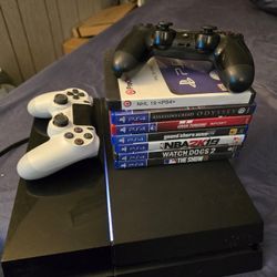 Ps4 With 2 Controllers And Games