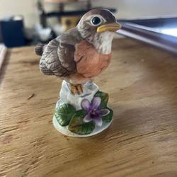 Andrea by Sadek Porcelain Spring Baby Robin Figurine 6350 Japan 3 5/8"