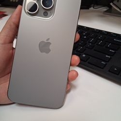 CARRIER LOCKED iPhone 15 PRO MAX