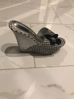 Silver and black high heels 👠 size 8