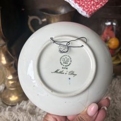 Small Vintage Swan Plate
