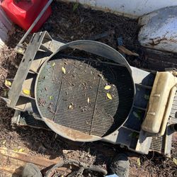 Cummins 5.9 Radiator Fan Shroud And Coolant Reservoir