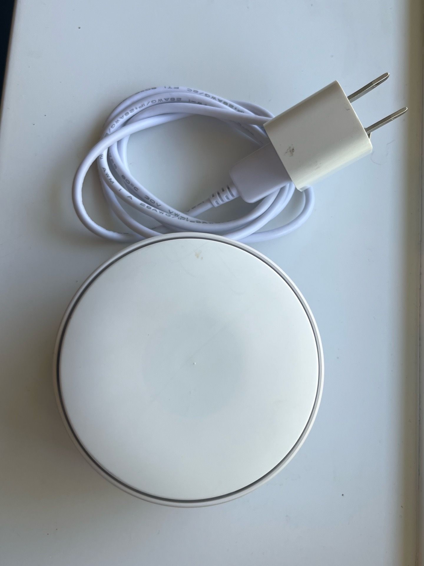 Minut MT-P2 Smart Home Monitor Sensor (Noise, Motion, Temperature) w/ Power Cord