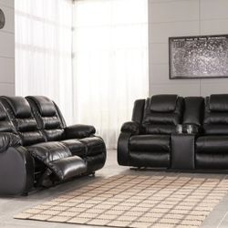 [SPECIAL] Vacherie Black Reclining Living Room Set

