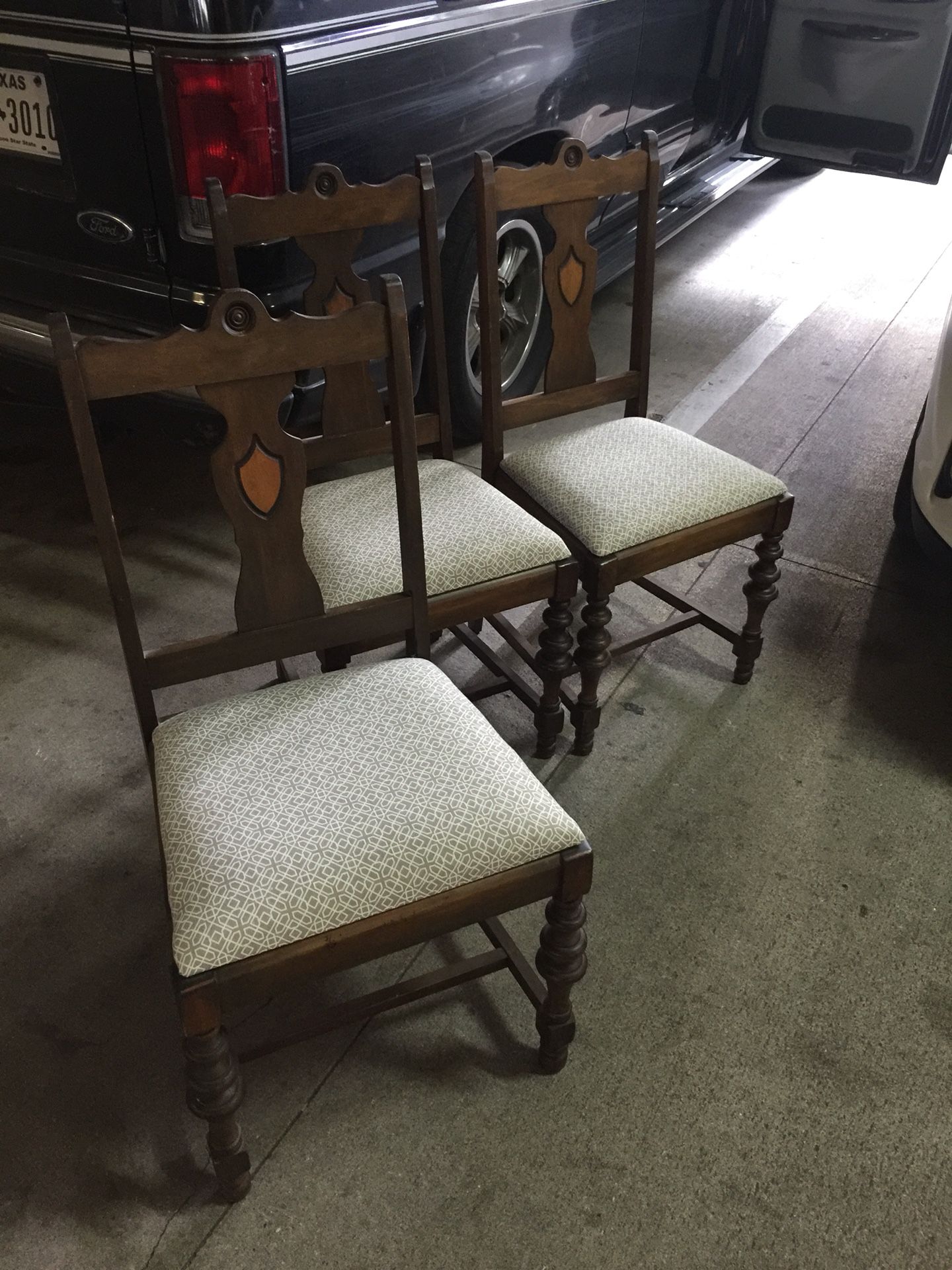 3 old antique chairs good condition