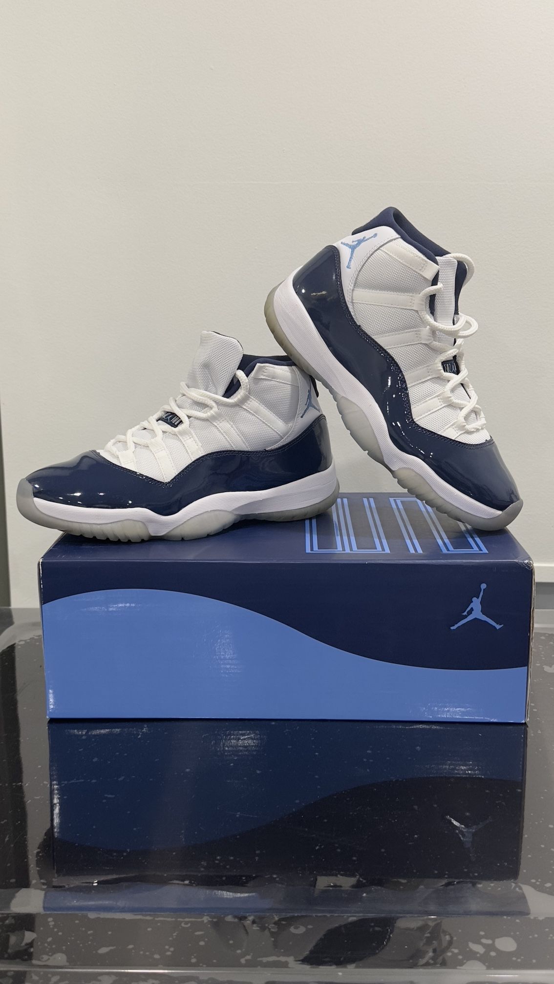 AIR JORDAN 11 RETRO