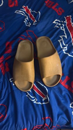 Brown Yeezy slide