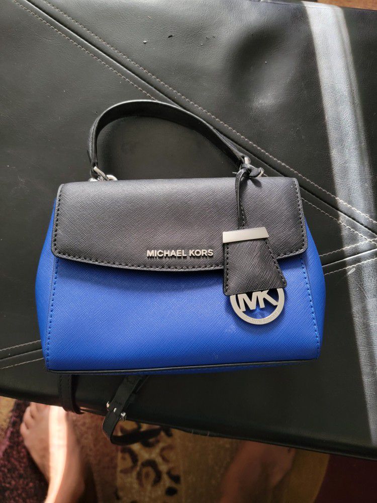 NWT Michael Kors Ava Small Top Handle Leather Satchel Bag Electric Blue  Black for Sale in La Mesa, CA - OfferUp