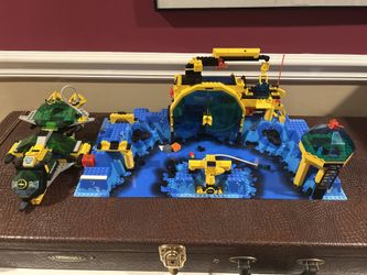 Vintage 1995 LEGO 6195 Neptune Discovery Lab - Aquazone (Incomplete)