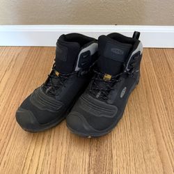 9.5 Keen Hiking Boots 