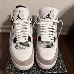 Jordan Retro 4 “Military Black”