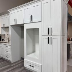 Wholesale Kitchen Cabinets Wall Base Vanity Pantry Sink Base Blue White Gray Shaker In StockOnly $39-$90 Down Payment
✅ 90 Days Same as Cash