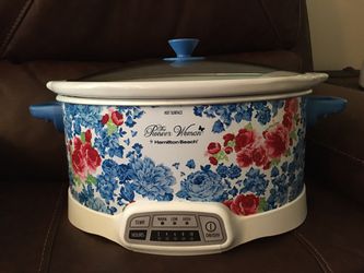 Pioneer woman 7 qt crock pot Only used once Pick up Creedmoor/Will also meet in Raleigh