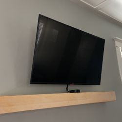 LG 44” Smart TV 