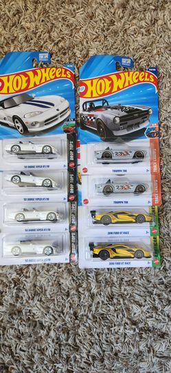 2025/2026 Hot Wheels Treasure Hunt lot of 8