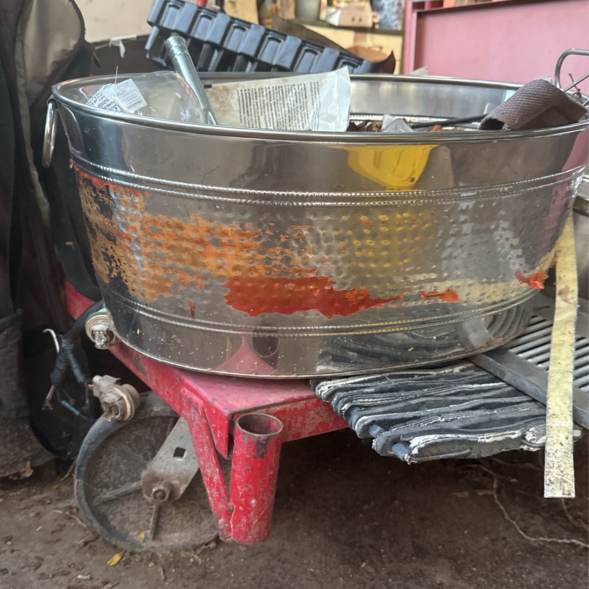 Metal bucket
