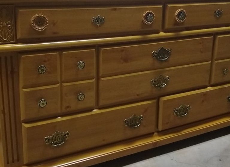 Gorgeous Unique Long 64" - 7 Drawers Dresser. No Scratches. Drawers are open and close very easily. Excellent Condition, Like New. .