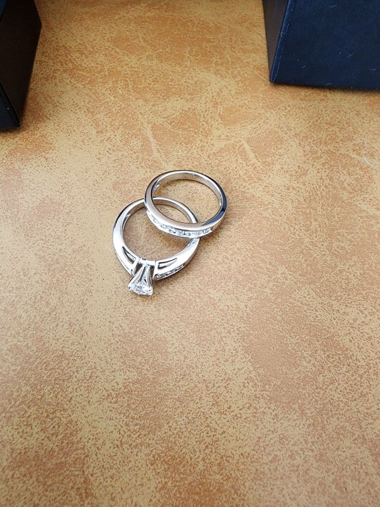 Gorgeous Bridal Engagement Ring Set β Size 5 (MACY'S) π