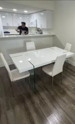 Dining Set. Down payment $85