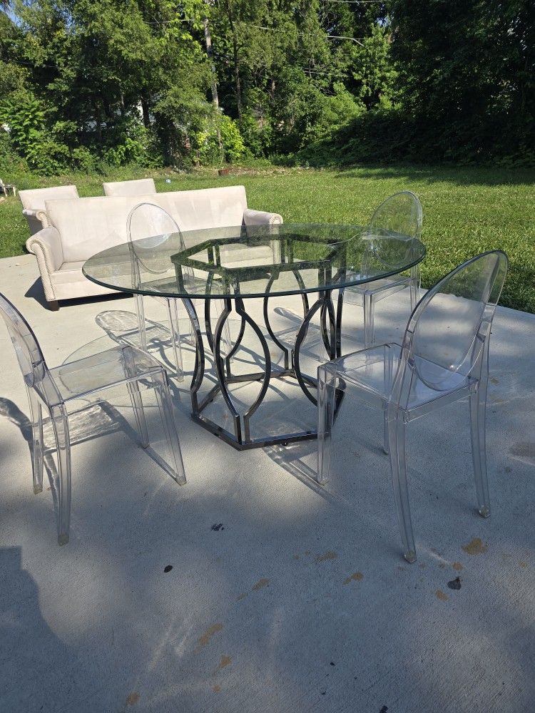 Dinning Table