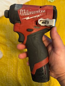 Milwaukee m12 impact driver