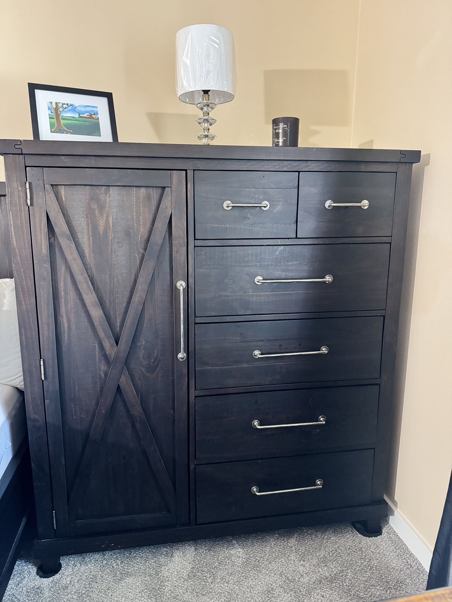 Jaxon Queen Wardrobe