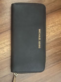 Michael Kors Zip-Around Wallet