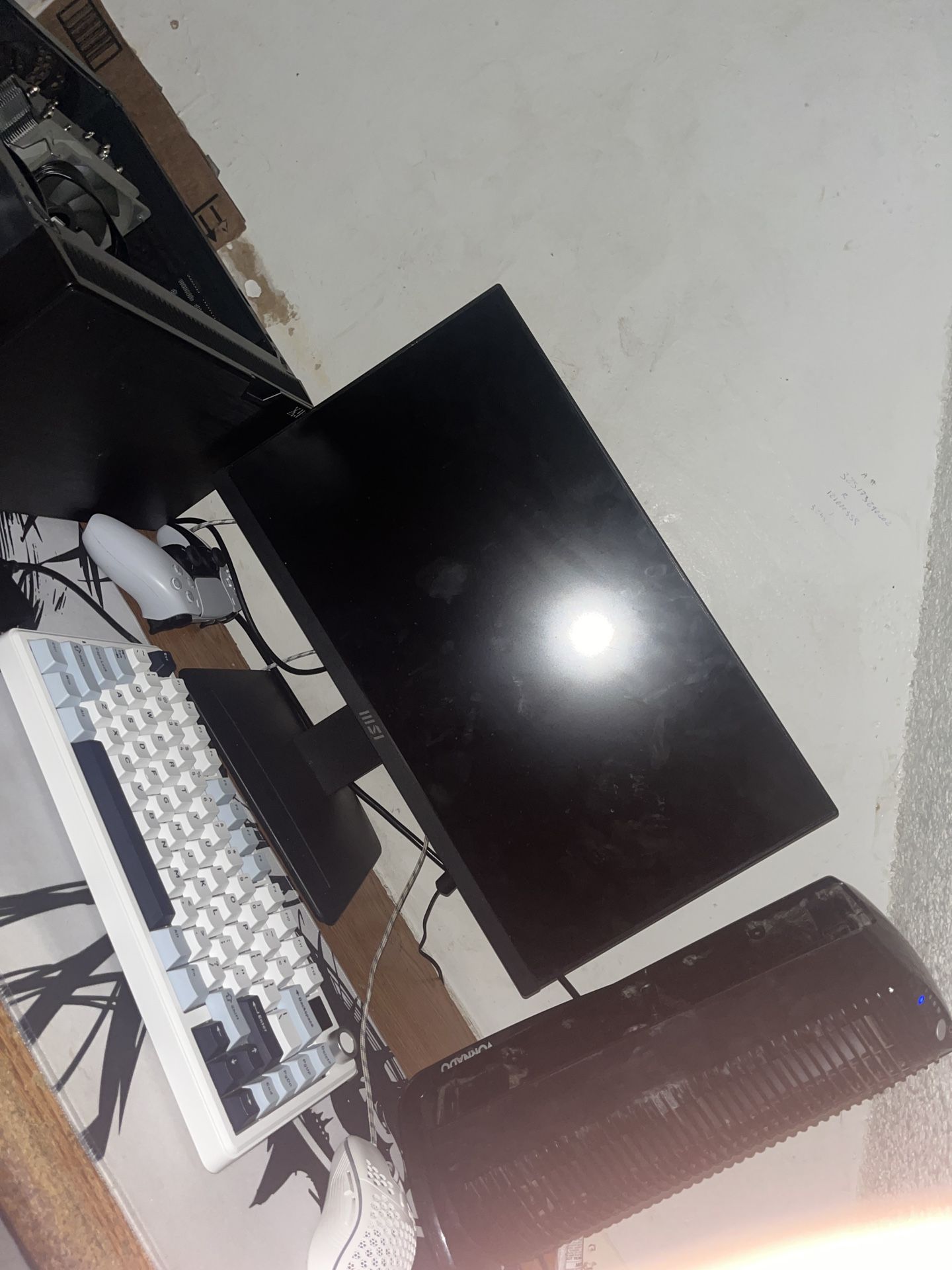 Custom Gaming PC + 100Hz Monitor