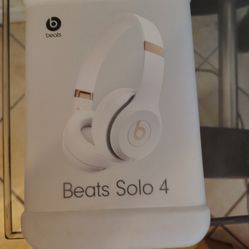 Beats  Solo 4s Brand new