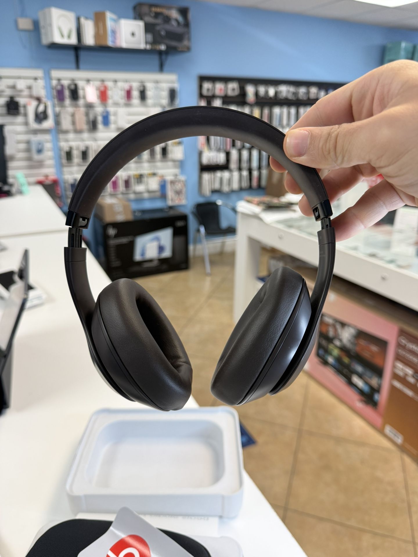 Beats Studio Pro Wireless Deep Brown With Apple Care Plus Untill