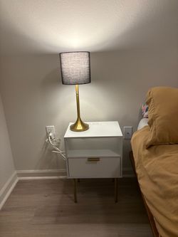 2 night stands (NOT FREE)