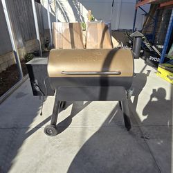 Traeger pro series 34- pellet grill and smoker