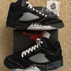 Size 12.5 (Pre owned, with box, extra laces) - Air Jordan 5 retro metallic reimagined 