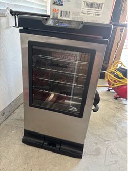 Masterbuilt Bluetooth Electric Smoker