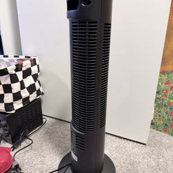 Rotating tower fan