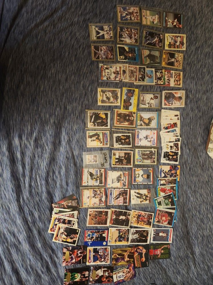 500 Baseball, Hockey, Basketball And Wrestling Cards