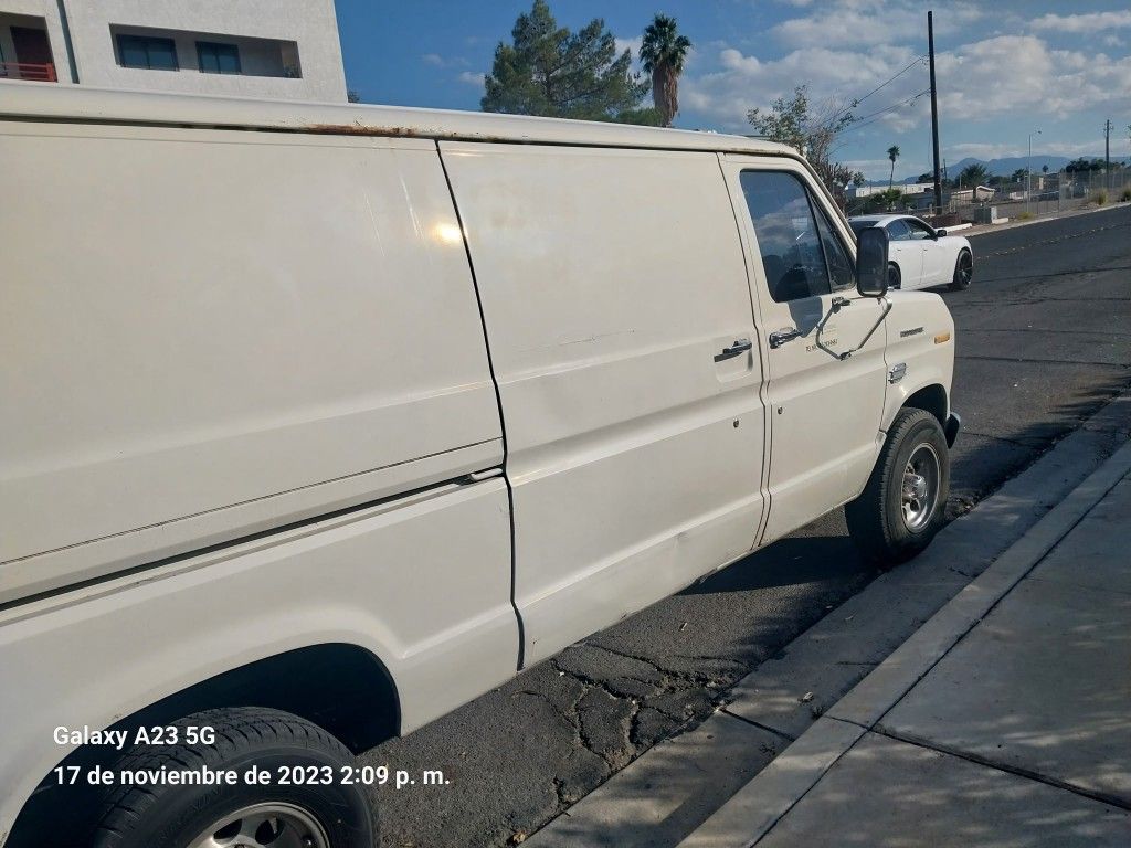 Ford E-Series Van