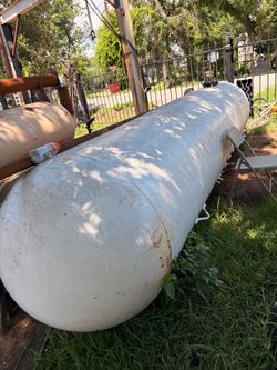1000 gallon propane tank