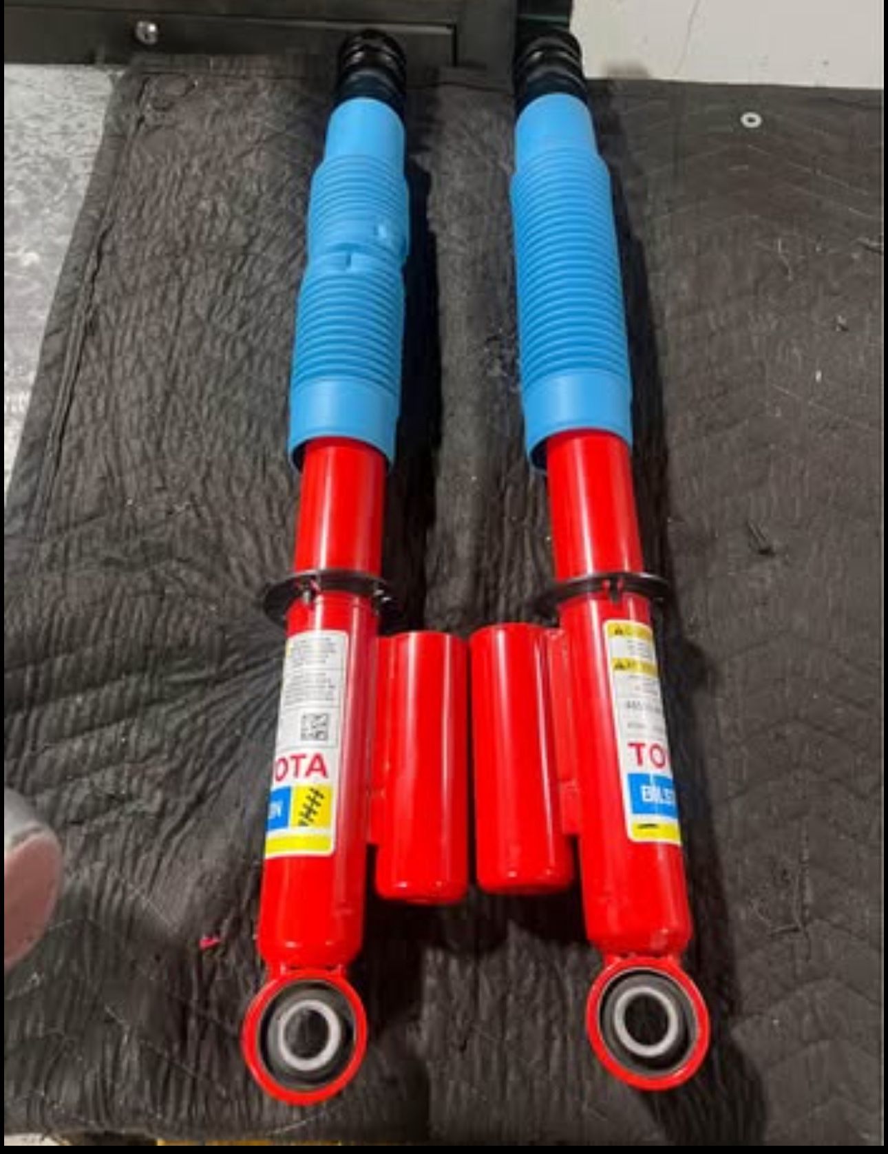 24 Tacoma Rear Shocks 