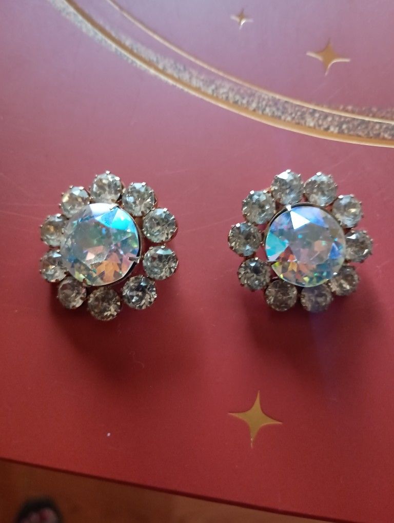 Vintage Clip On Earrings