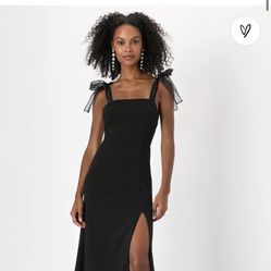 Black Tie-Strap Mermaid Maxi Dress