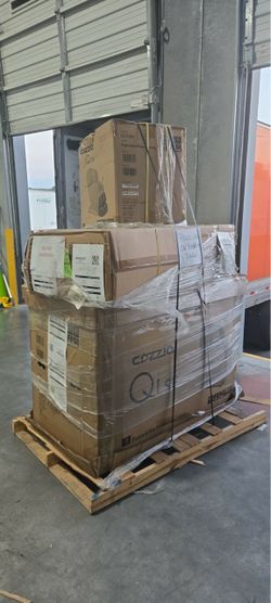Brand new in the box Cozzia Massage chair!
