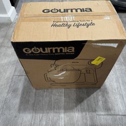 Gourmia 7 Qt Stand Mixer w/Attachments, Bowl Shield, Dough Hook, Whisk & Beater