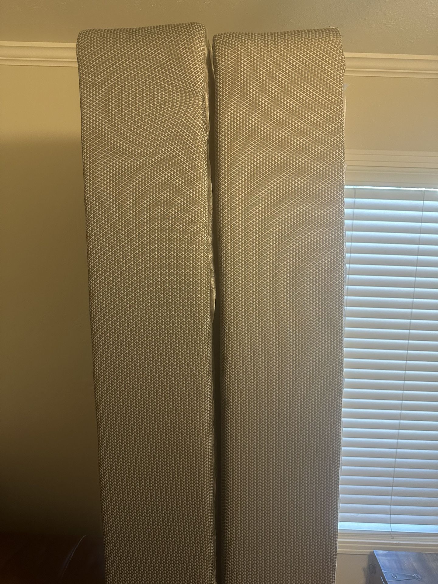 Cal King Box Springs Like New