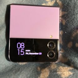 Samsung Galaxy Z  Flip 4  With Box And Charger