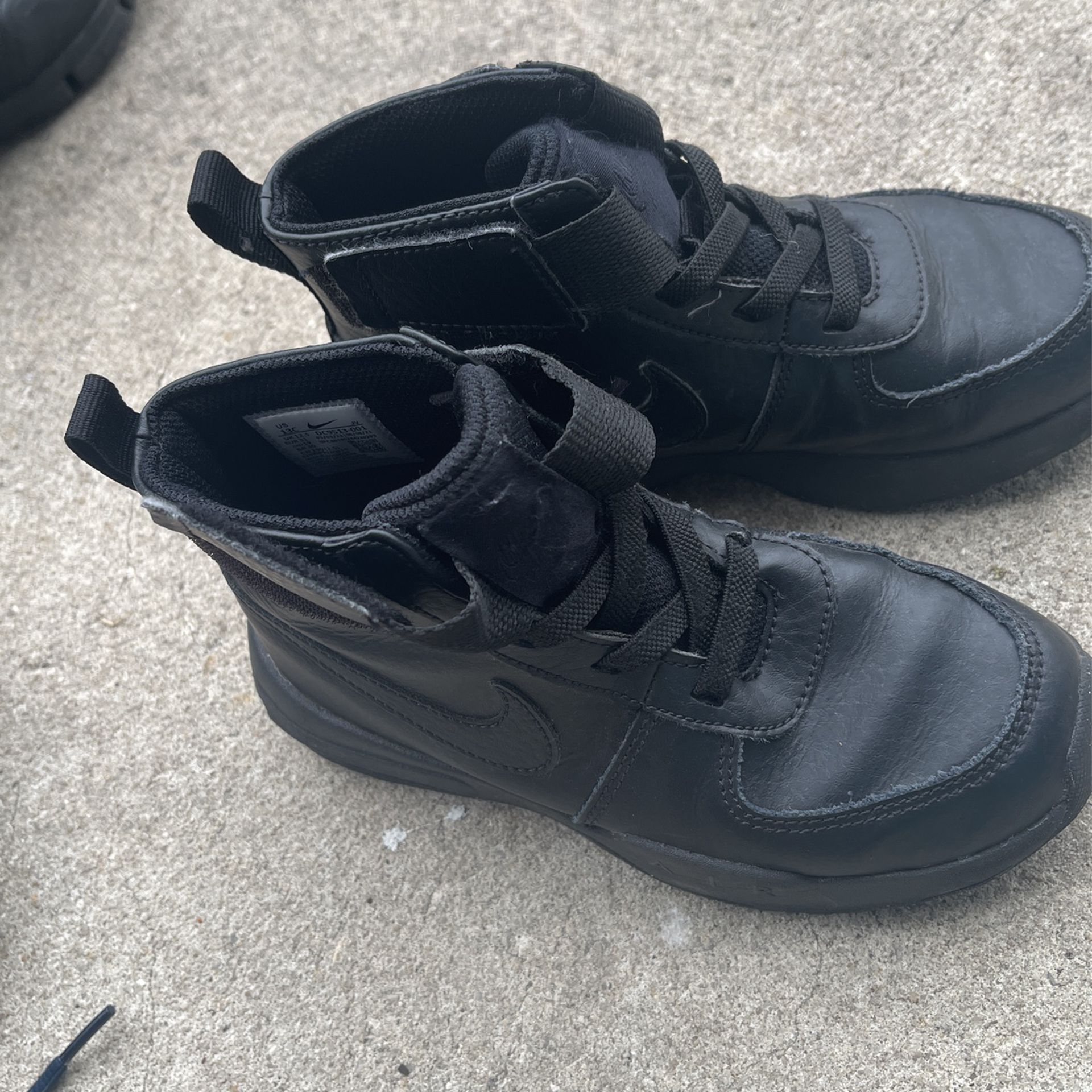 Boys Black Nike Shoes