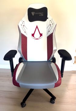 Like new 2025 secretlab titan evo Regular limited edition gaming office chair