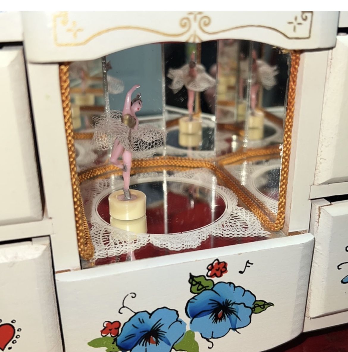 Vintage 70's/80's Floral Wind Up Music box With Ballernia! for Sale in  Thousand Oaks, CA - OfferUp